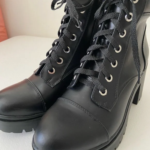NWOT | Nine West women’s faux leather lace up combat zip boots wedge chunk heel - Picture 7 of 7